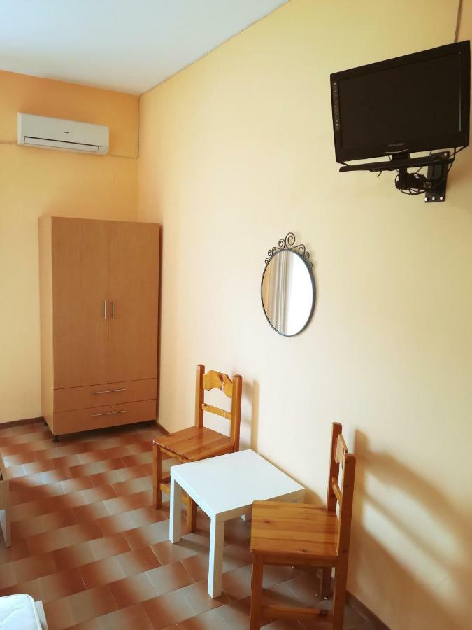 Eleftheria'S Apartments Eratini Exterior photo