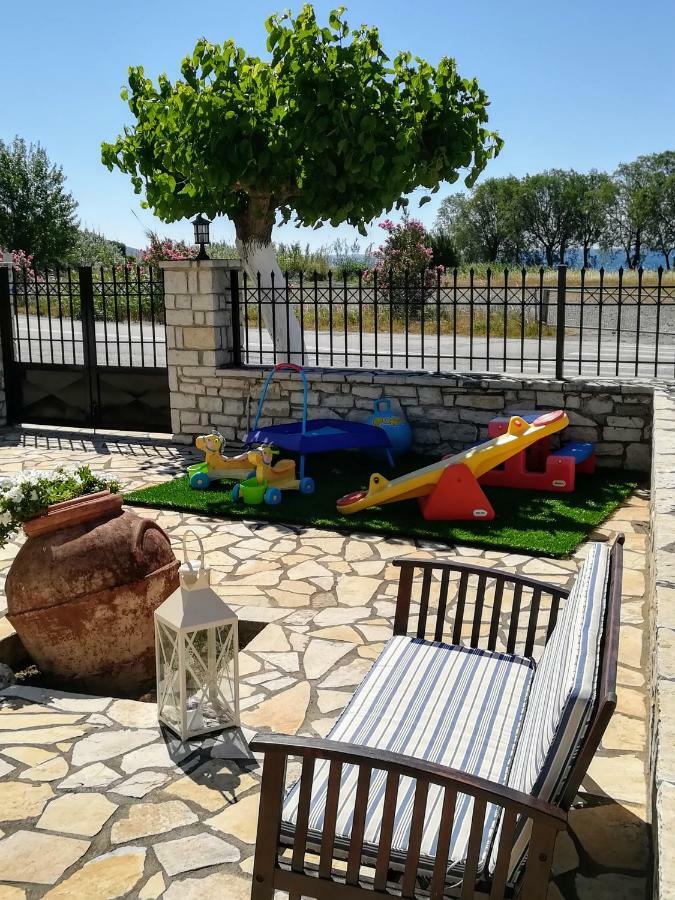 Eleftheria'S Apartments Eratini Exterior photo